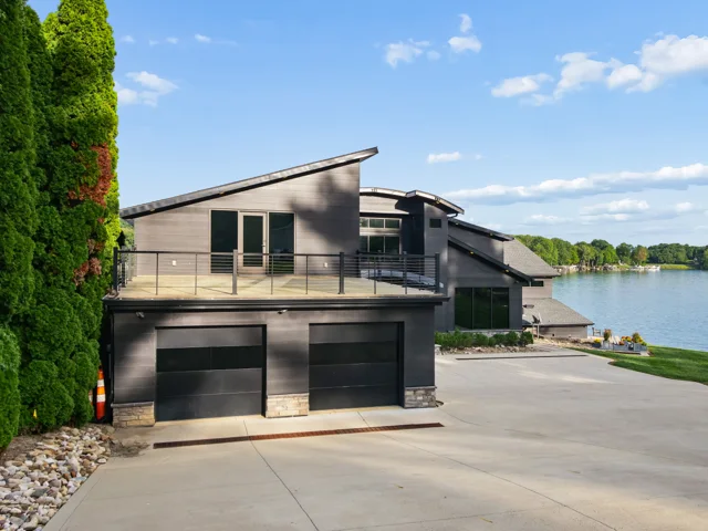 Front exterior and arrival at 88 Lakeview Court