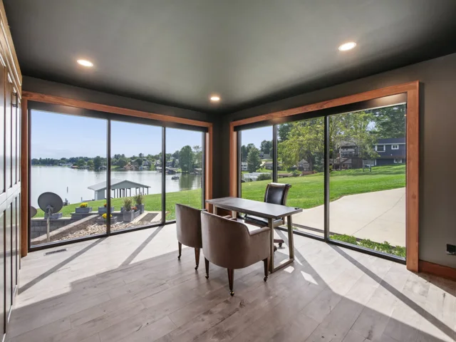 Office with Murphy bed at 88 Lakeview Court