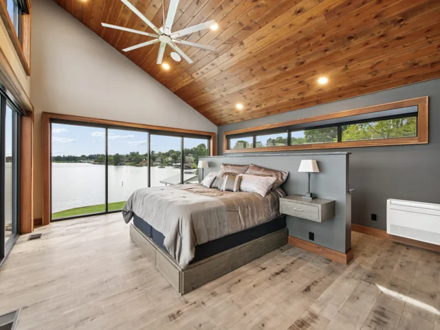 Owner’s bedroom and minibar at 88 Lakeview Court