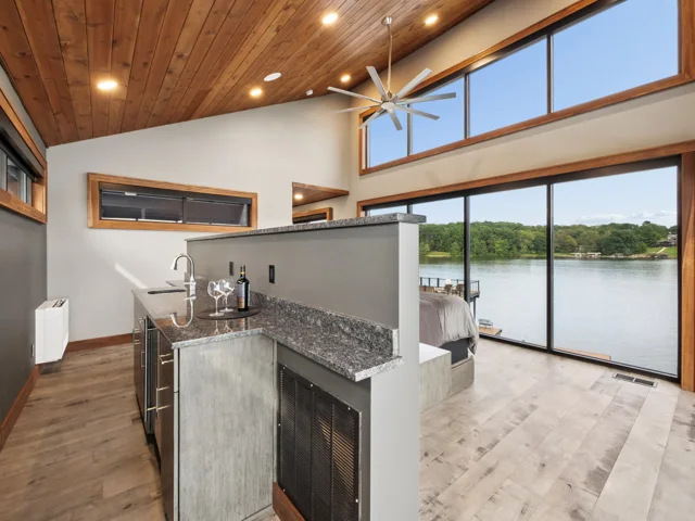 Owner’s bedroom and minibar at 88 Lakeview Court