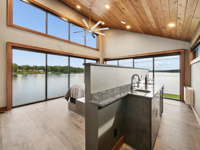 Owner’s bedroom and minibar at 88 Lakeview Court