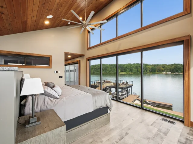 Owner’s bedroom and minibar at 88 Lakeview Court
