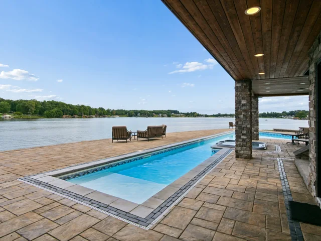 Pool, spa and terrace at 88 Lakeview Court