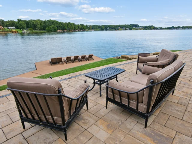 Pool, spa and terrace at 88 Lakeview Court