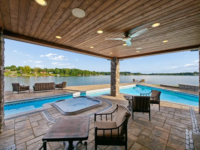 Outdoor kitchen and serving bar at 88 Lakeview Court