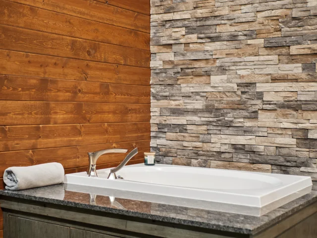 Owner’s soaking tub at 88 Lakeview Court